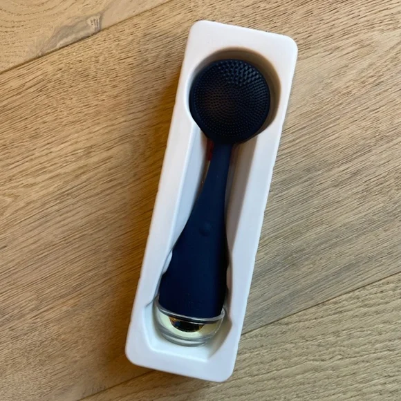 PMD Beauty PMD Clean Smart Facial Cleansing Device in Navy - Picture 3 of 5